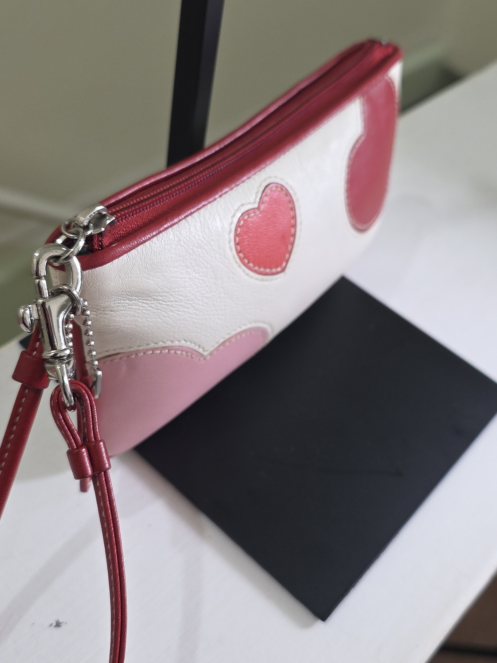 Coach Limited Edition Vintage Heart Leather Wristlet EUC - Picture 6 of 17